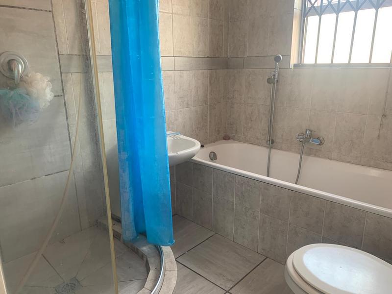 3 Bedroom Property for Sale in Silwood Heights Western Cape